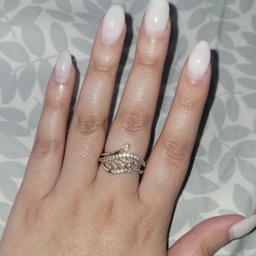 Gold Women's Leaf Design Ring